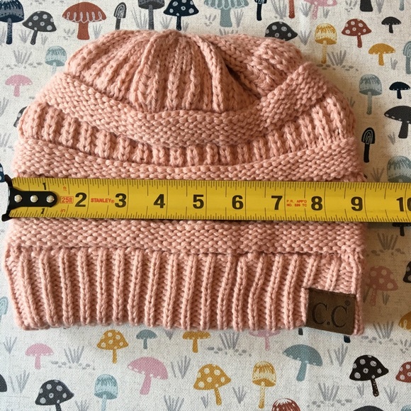 NWT Knit C.C. Pink Beanie 🌸💗 - Picture 4 of 7
